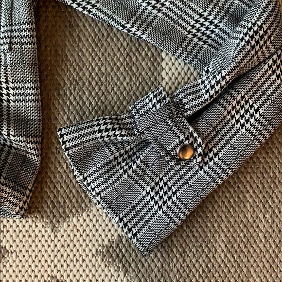 Houndstooth Print Crop Jacket - Picture 4 of 4